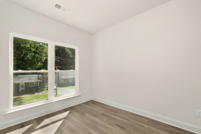 Building Photo - 2314 Rebecca Ave