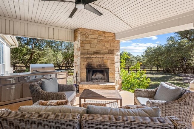 Building Photo - 403 Stirrup Dr