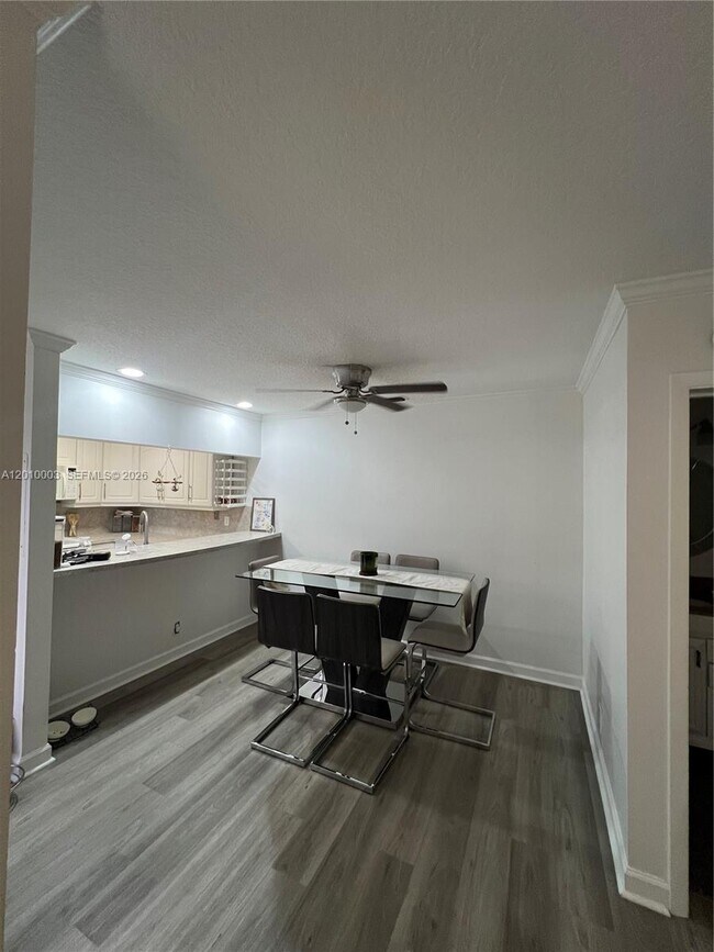 Building Photo - 3357 Cocoplum Cir