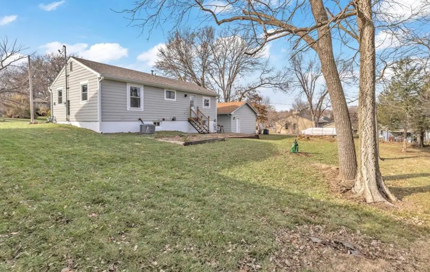 Building Photo - 5003 Knox Ave