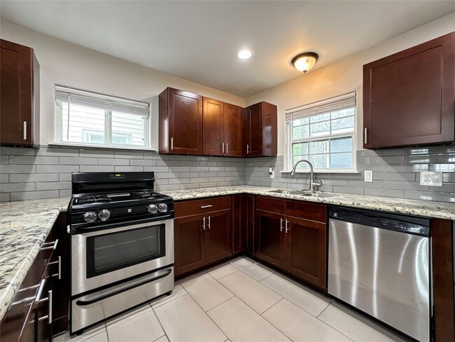 Building Photo - 2902 Elser St