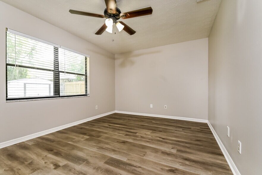 Building Photo - 846 Timber Pond Dr