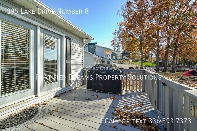 Building Photo - 395 Lake Dr