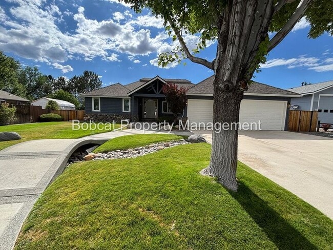 Building Photo - 1300 Bridle Way