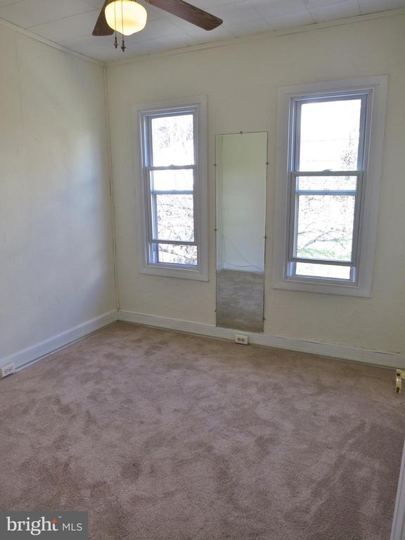 Building Photo - 245 Kalos St