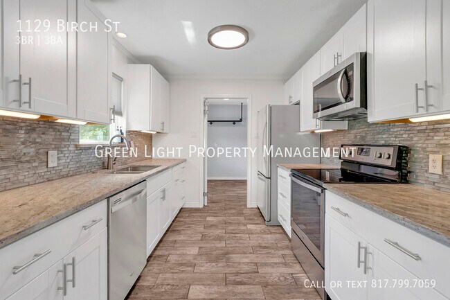Building Photo - 1129 Birch St