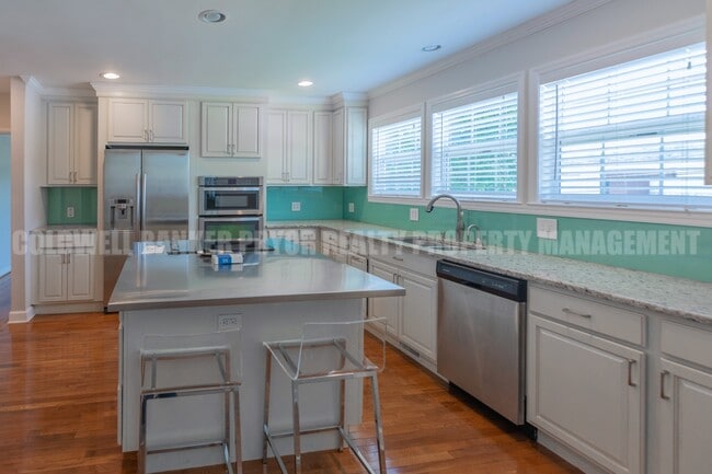 Building Photo - 4890 College Dr E
