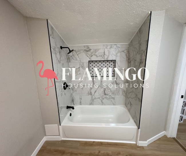 Building Photo - 221 Hickory St