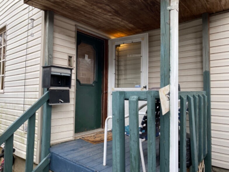 Building Photo - 49 Rogge St