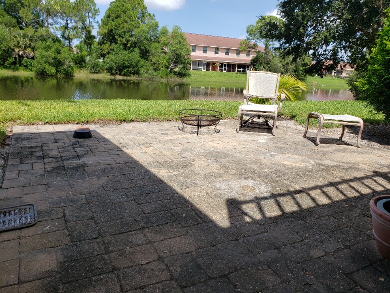 Building Photo - 26560 Southern Pines Dr