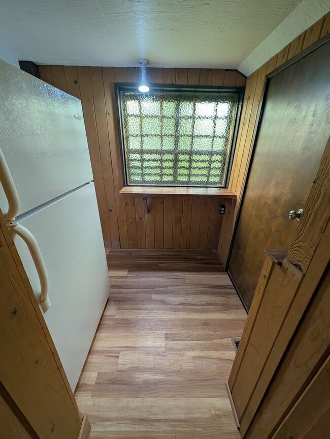 Building Photo - Rent Your Own Oasis! Available Now!