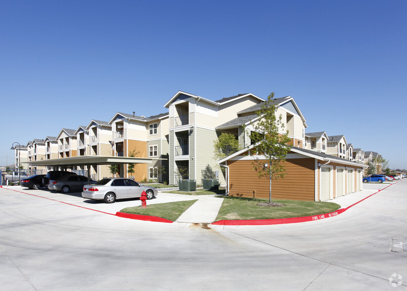 Primary Photo - Mariposa at Bay Colony 55+ Apartment Homes