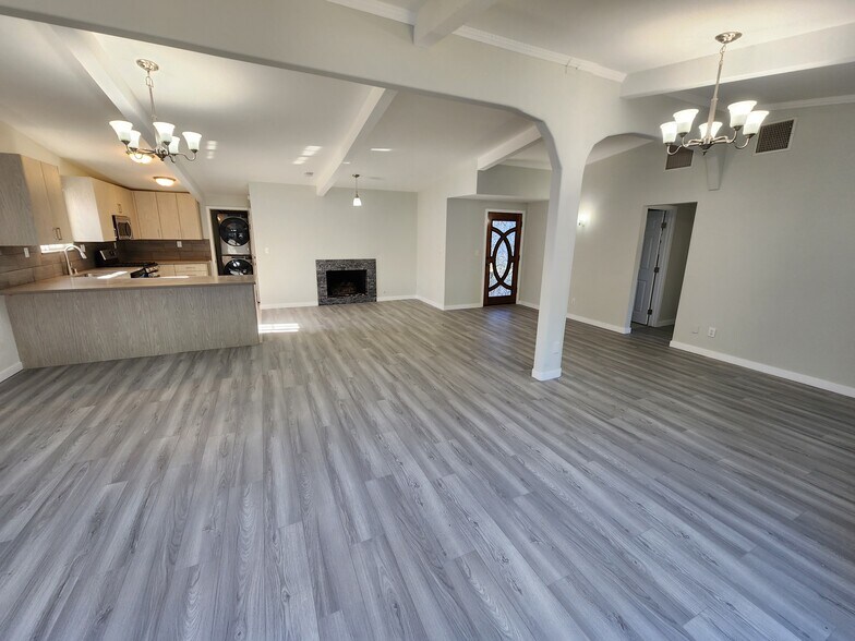 Building Photo - 7756 Zelzah Ave