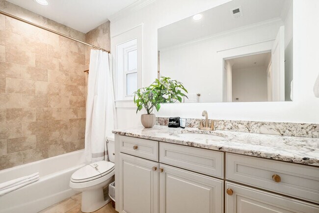 Building Photo - 22022 Front Beach Rd