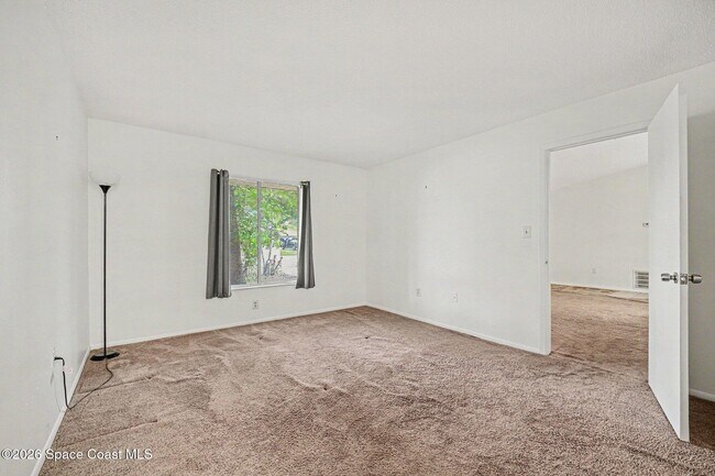 Building Photo - 2106 Tarrytown Ln NE