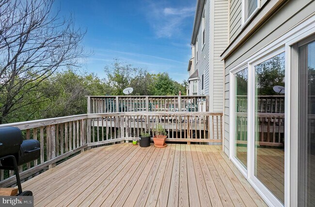 Building Photo - 7353 St Thomas Loop