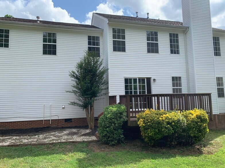 Building Photo - 424 W Abington Way