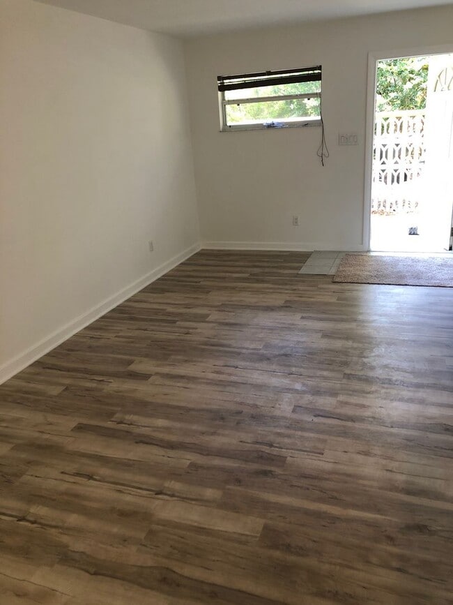 Building Photo - Great Home in Palm View