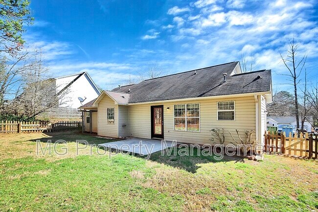 Building Photo - 141 Brookshire Dr