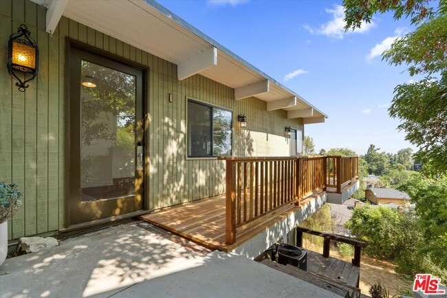 Building Photo - 4950 Marmol Dr