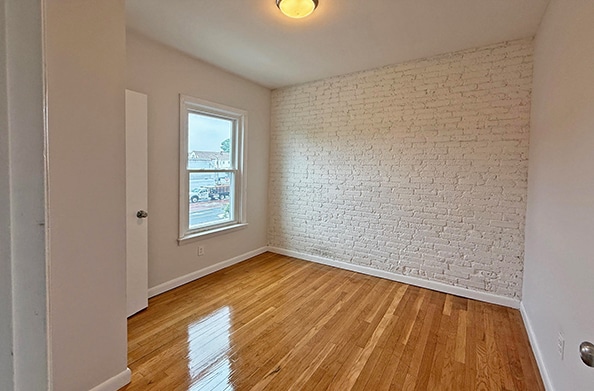 Building Photo - 166 Broadway