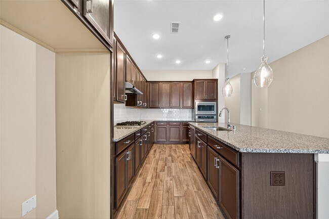 Building Photo - 302 Pure Parsley Path