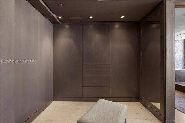 Building Photo - 5875 Collins Ave