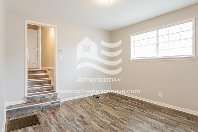 Building Photo - 608 Jerry Coleman St