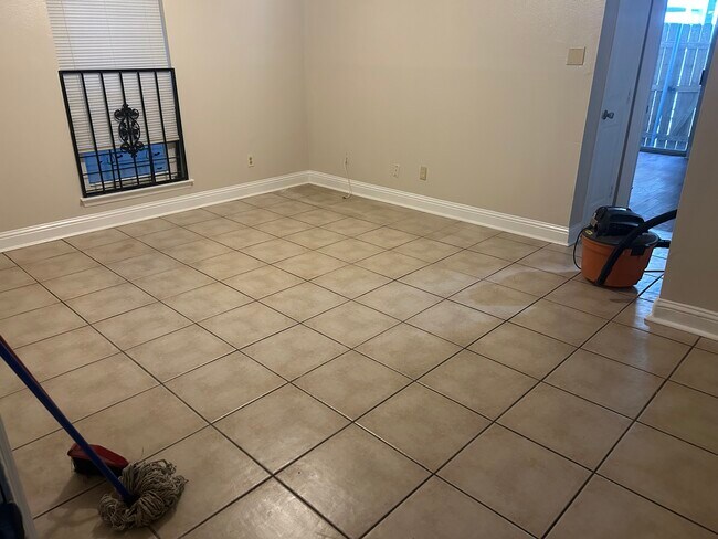 Building Photo - 4218 Hessmer Ave