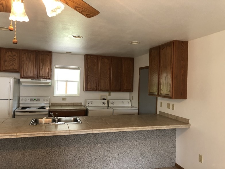 Building Photo - 429 N Park Ln