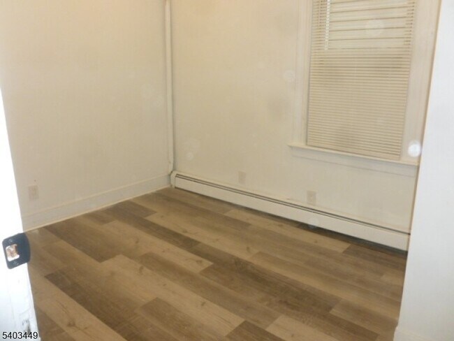 Building Photo - 523 Franklin St