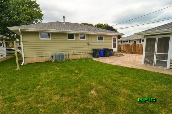 Building Photo - 401 31st St NW