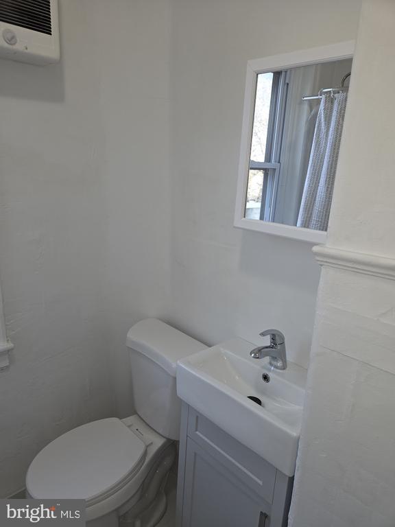 Building Photo - 1435 W Cayuga St