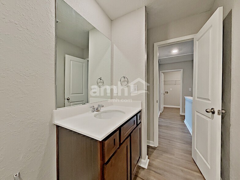 Building Photo - 4885 Bridle Path