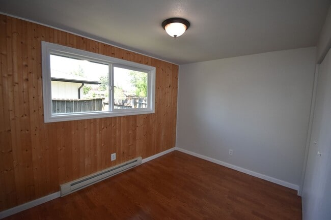 Building Photo - Elegant 4-Bedroom Corner-Lot Home