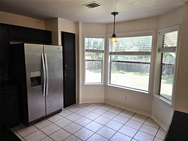 Building Photo - 1600 Hollow Tree Blvd