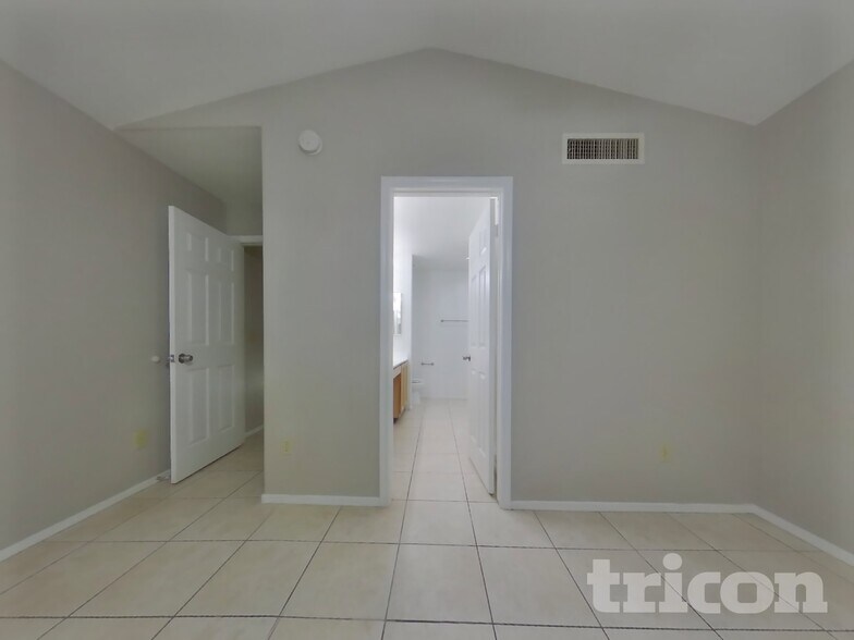 Building Photo - 7455 E McLellan Rd