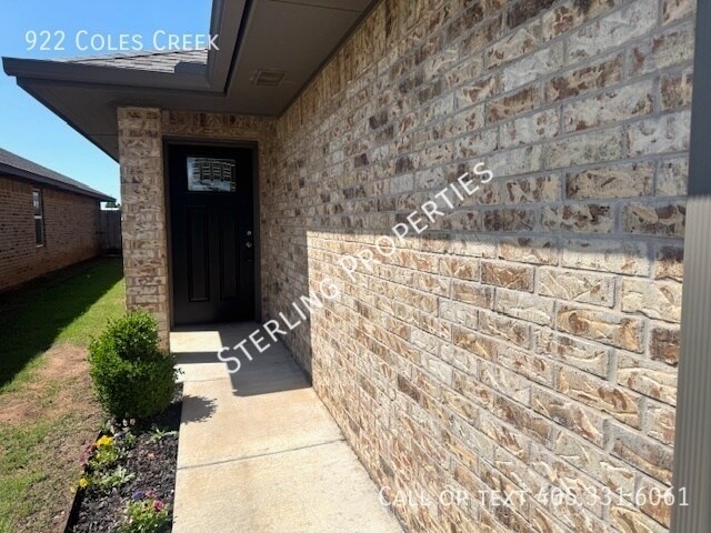 Building Photo - 922 Coles Creek