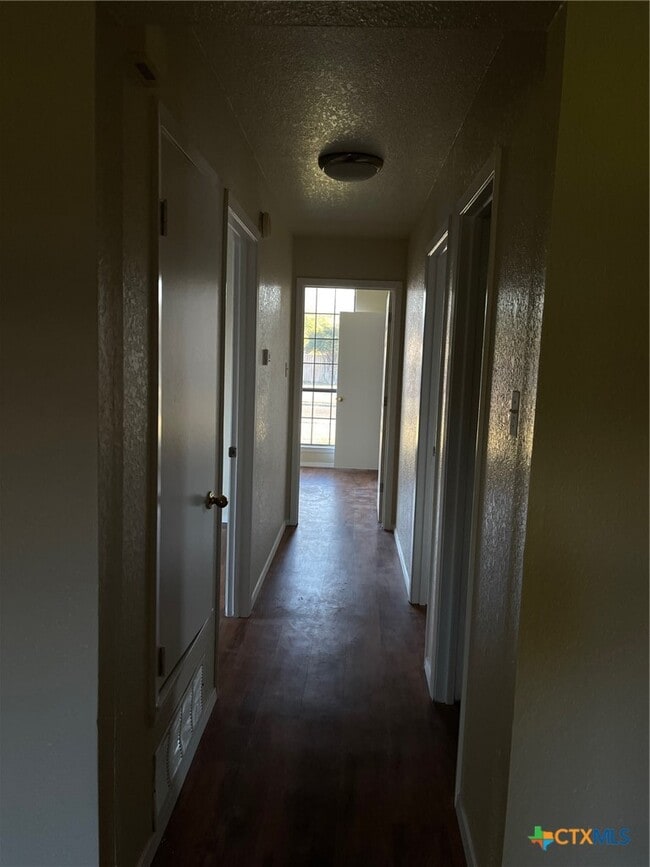 Building Photo - 2301 Timberline Dr