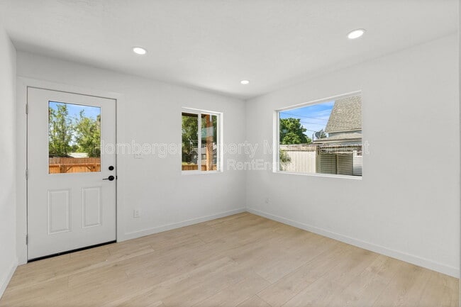 Building Photo - 1503 E Marietta Ave