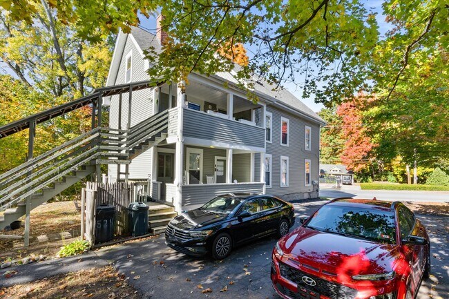 Building Photo - 113 Warren St