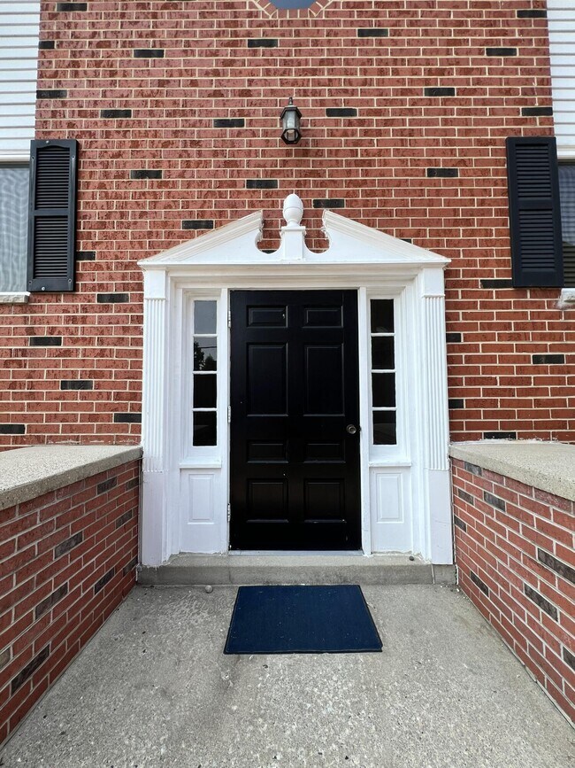Building Photo - 255 Elmwood Ave