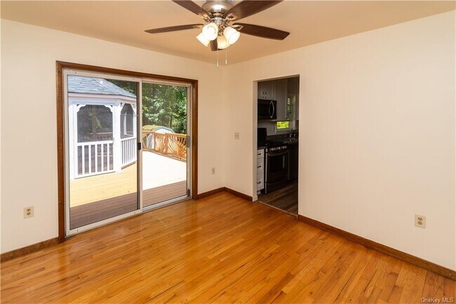 Building Photo - 5 Boxwood Close