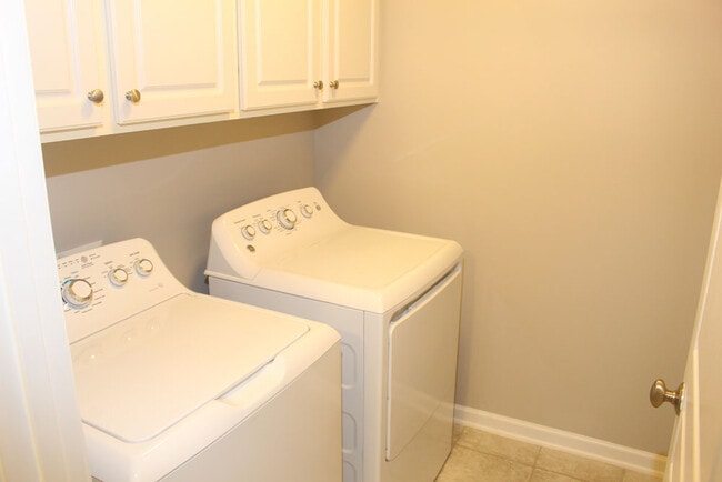 Upstairs Laundry Room - 711 Keystone Park Dr