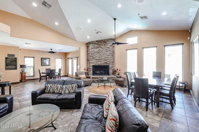 Building Photo - Resort-Style Aventura Condo