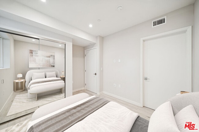 Building Photo - 1051 S Corning St