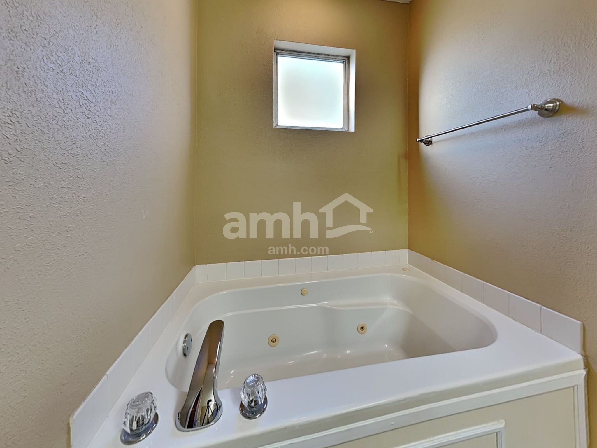 Building Photo - 1324 Hunters Way Ct