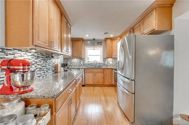 Building Photo - Sauer's Garden Gem: Lovely 3 Bedroom, 1.5 ...