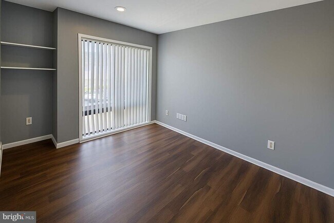 Building Photo - 9926 Ridgeline Dr
