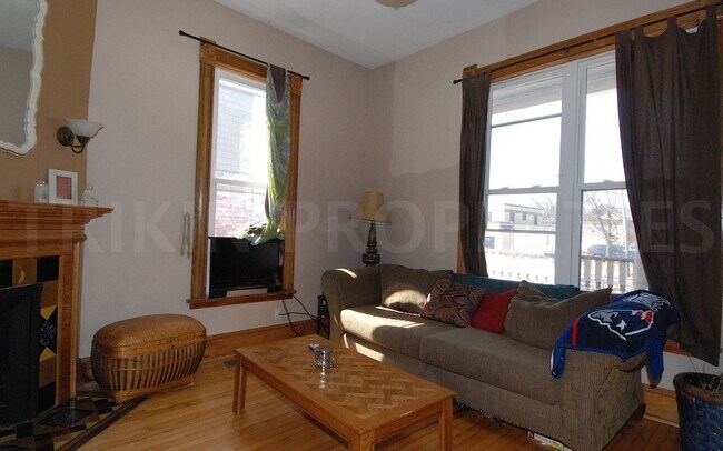 Building Photo - 2533 Lyndale Ave S